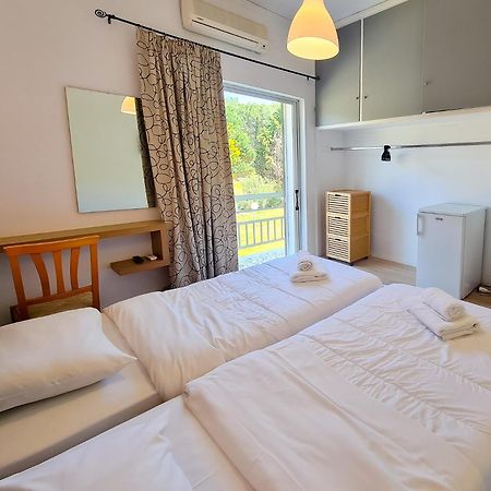 Glyfa Beach Hotel Бартоломіон Екстер'єр фото