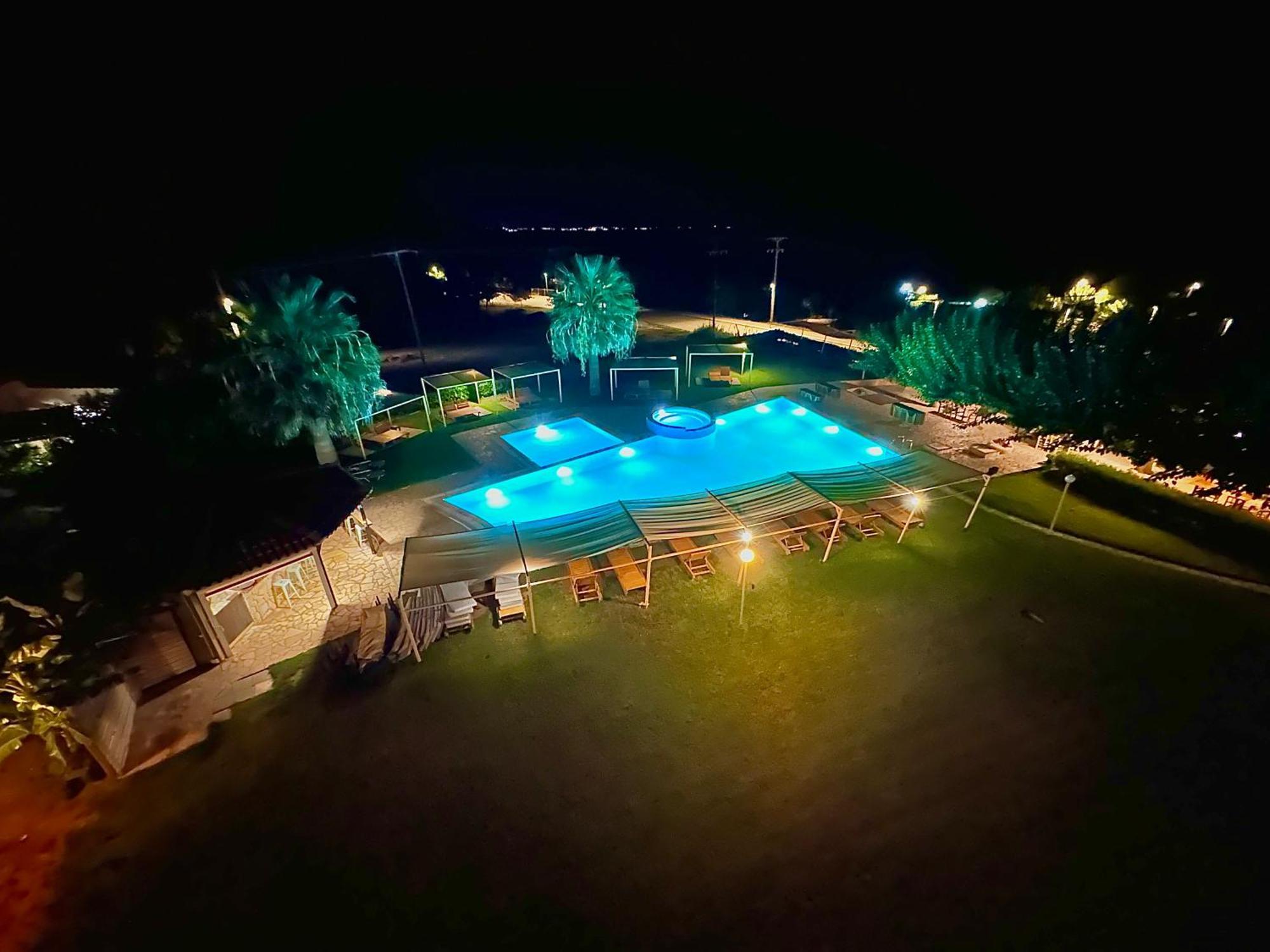 Glyfa Beach Hotel Бартоломіон Екстер'єр фото