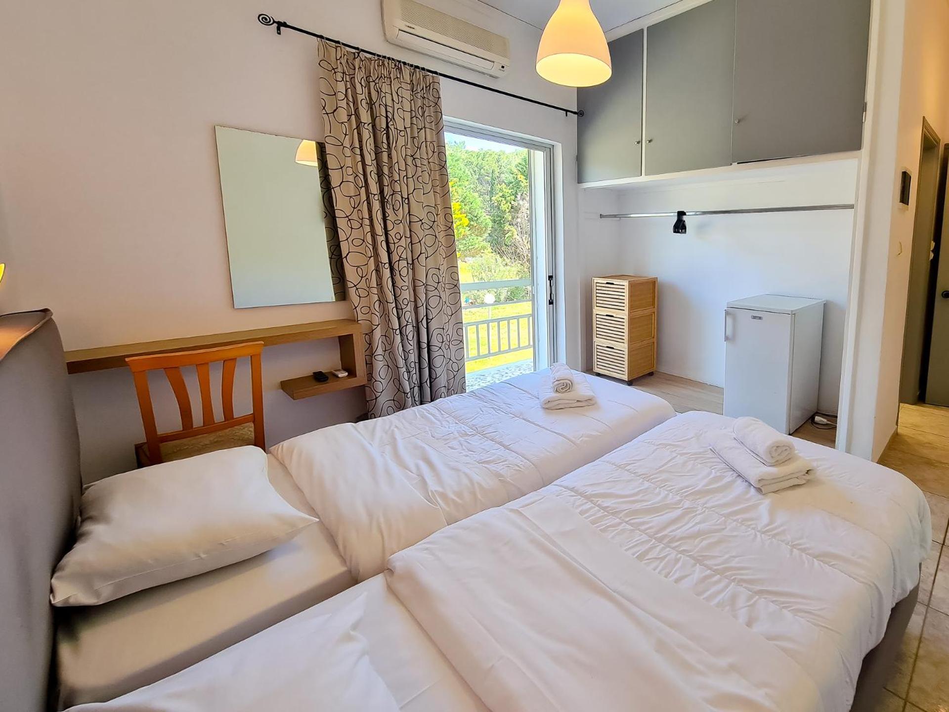 Glyfa Beach Hotel Бартоломіон Екстер'єр фото