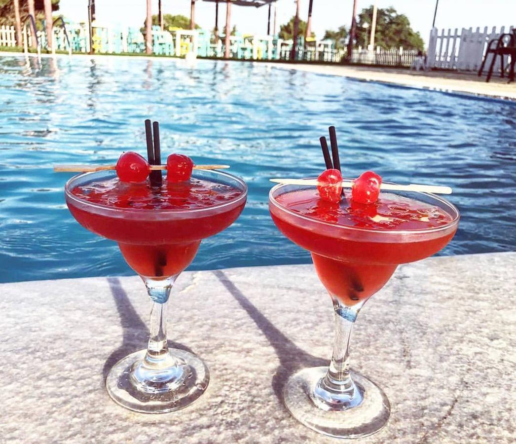 Glyfa Beach Hotel Бартоломіон Екстер'єр фото